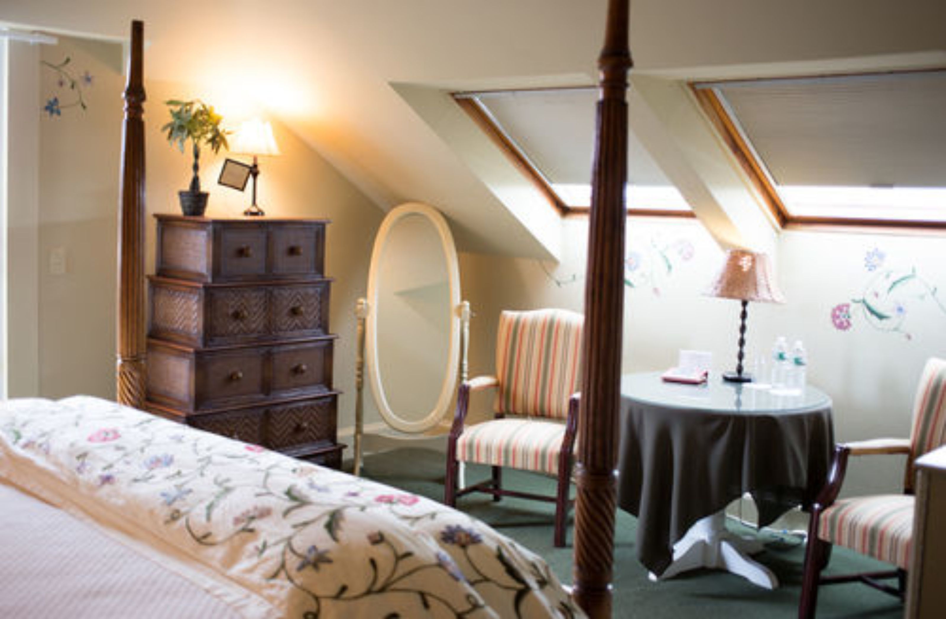 room, private bathroom (queen room) | individually decorated, individually furnished, iron/ironing board