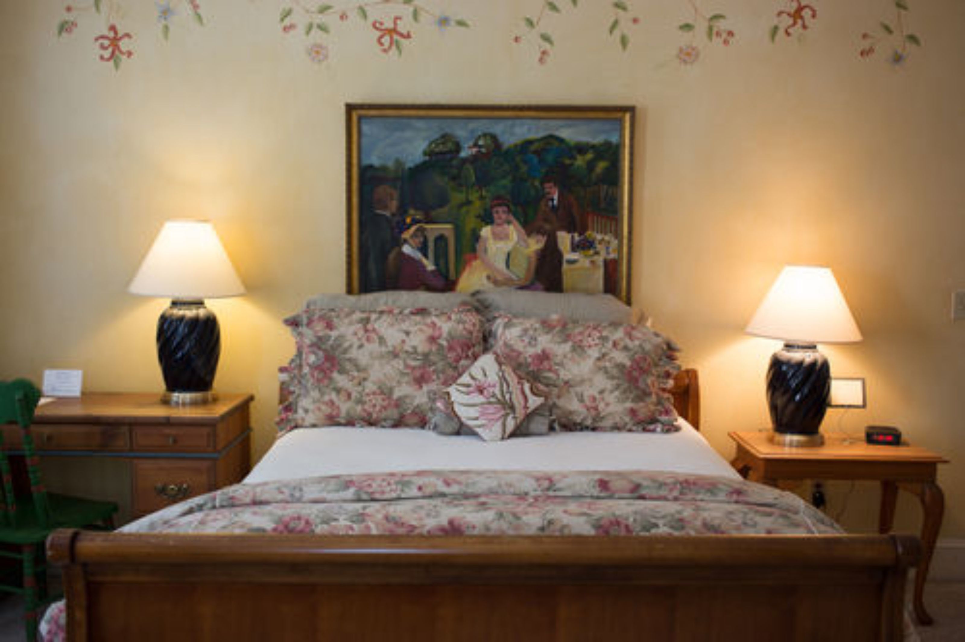 room, private bathroom (queen room) | individually decorated, individually furnished, iron/ironing board