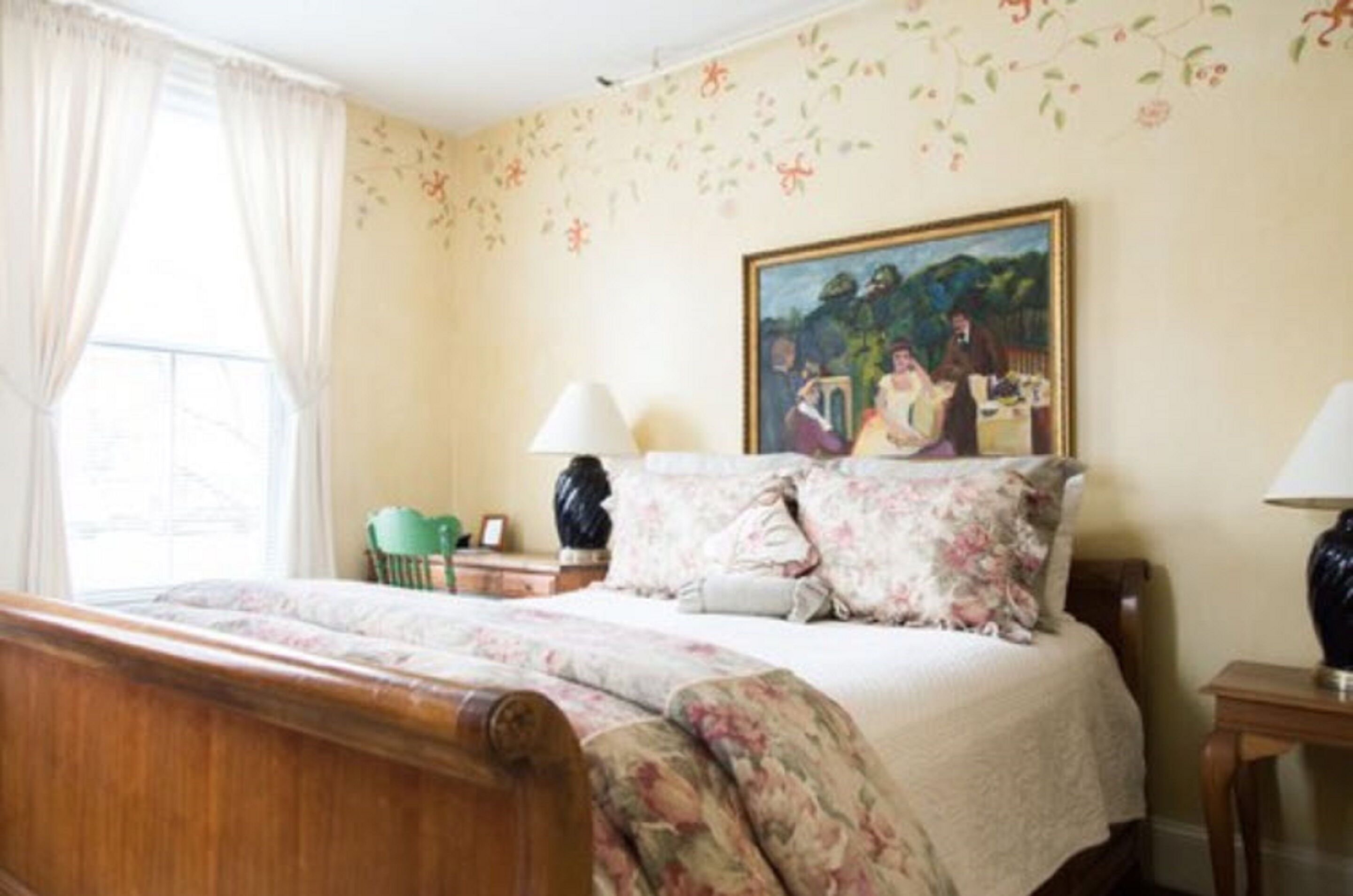 room, 1 queen bed | individually decorated, individually furnished, iron/ironing board