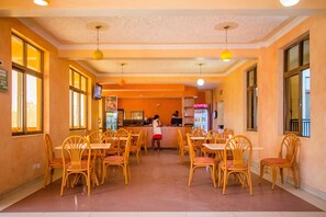 Restaurant - Alma Hotel (Kitengela)