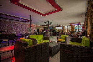 Lobby - Balis Best Bar and Resort (Nairobi)