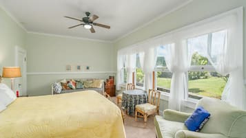 Standard Quadruple Room, Ensuite (Hawaiian Room) | Pillowtop beds, iron/ironing board, free WiFi, bed sheets