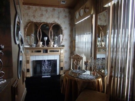 (Lil Dynasty) No Private Bathroom | Premium bedding, iron/ironing board, free WiFi, bed sheets