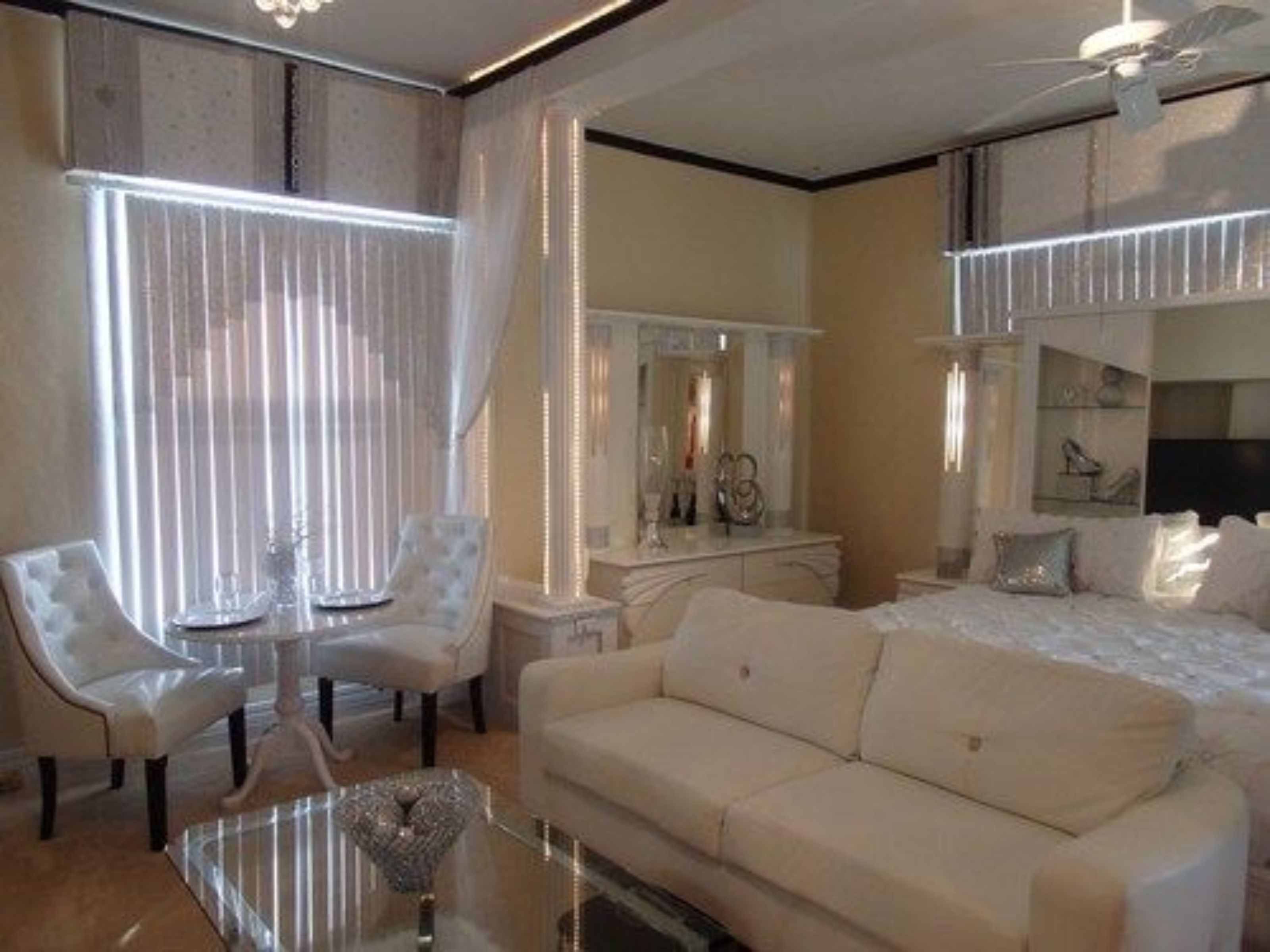 Phòng Suite, phòng tắm riêng (Diamonds and Pearls Luxury Suite) | Bộ đồ giường cao cấp, bàn ủi/dụng cụ ủi quần áo 