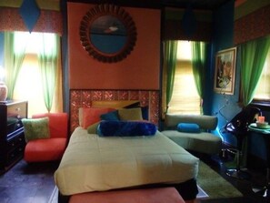 ルーム 専用バスルーム (Kaleidoscope) | 高級寝具、アイロン / アイロン台、WiFi (無料)、ベッドシーツ