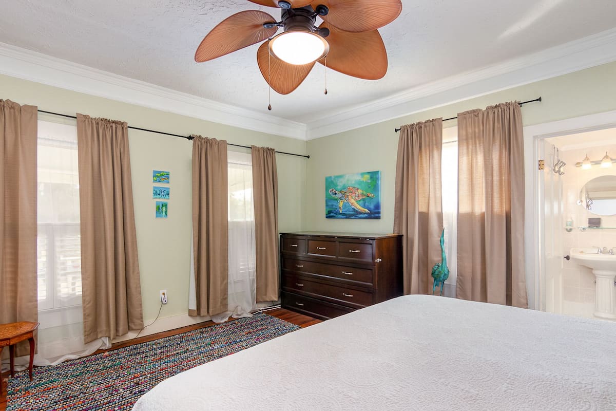 The Florida Room | 办公桌、熨斗/熨板、免费 WiFi