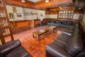 Quầy tiếp tân