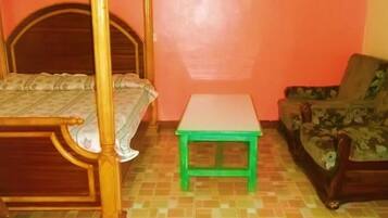 Standard Double Room | Desk, free WiFi