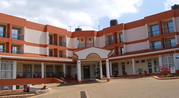 Front of property - White Star Hotel (Meru)