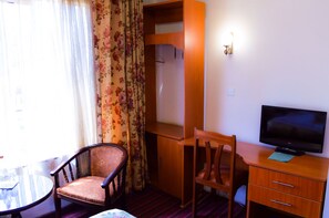 Chambre Standard Double ou avec lits jumeaux, balcon | Équipements de la chambre