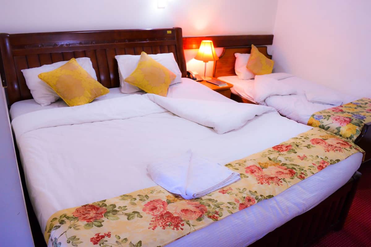 Standard Double or Twin Room, Balcony | In-room safe, desk, WiFi (free)