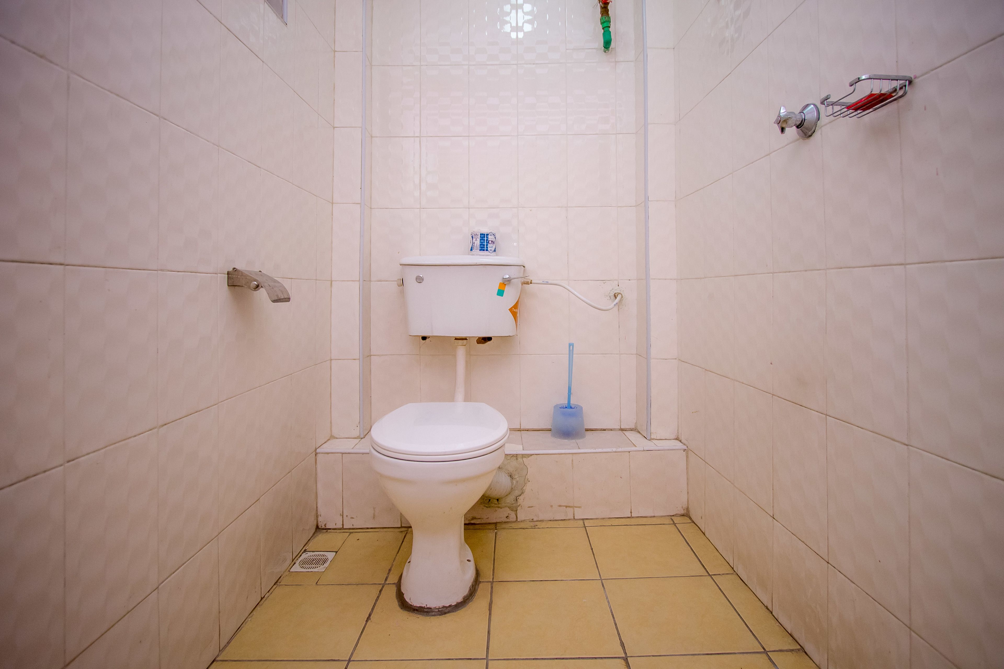 shower, free toiletries, towels