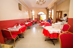 مطعم