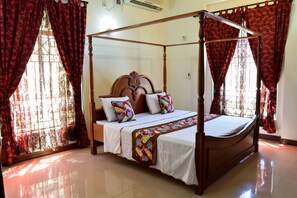 Villa, 5 Bedrooms | Desk, soundproofing, free WiFi - Star Villas (Mombasa)