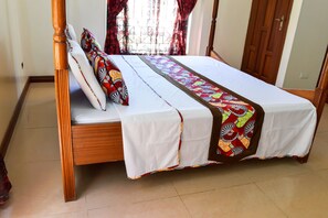 Villa, 5 Bedrooms | Desk, soundproofing, free WiFi - Star Villas (Mombasa)