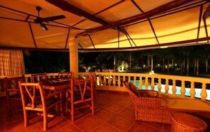 Lobby sitting area - Sunset Villa Diani (Diani Beach)