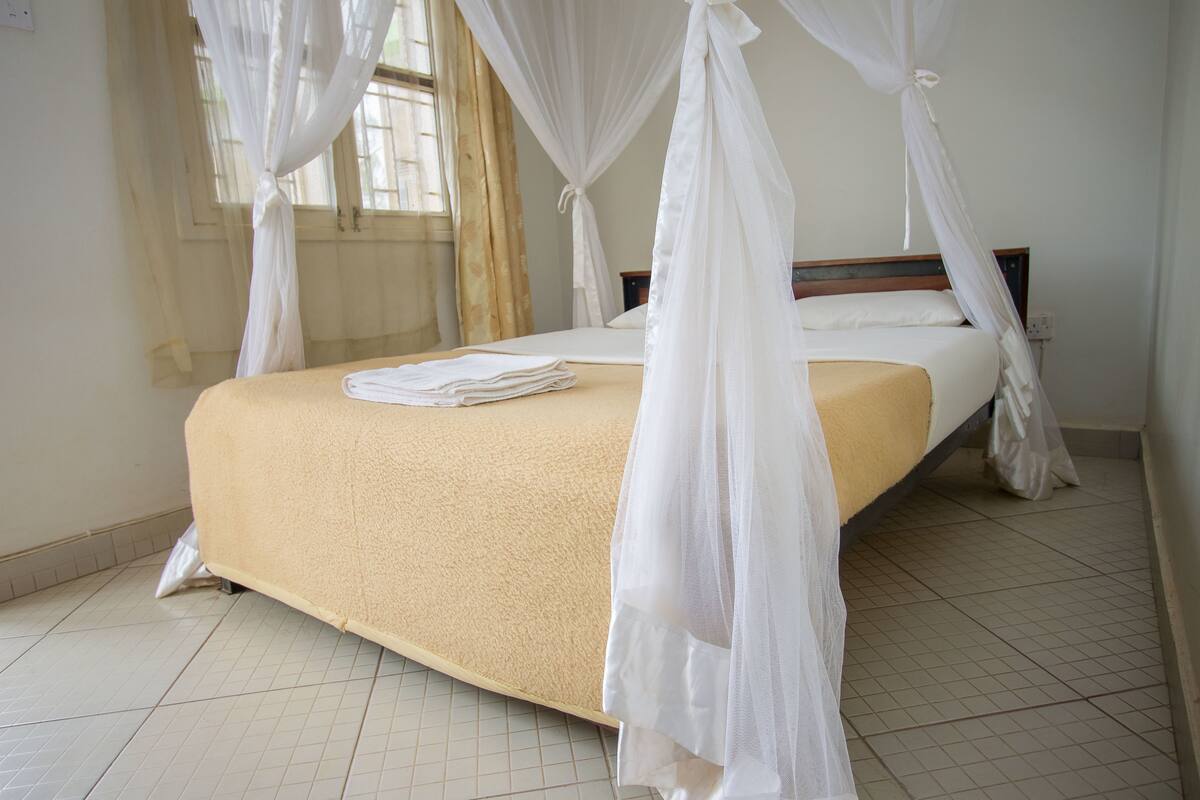 Executive Double Room | Desk, free WiFi