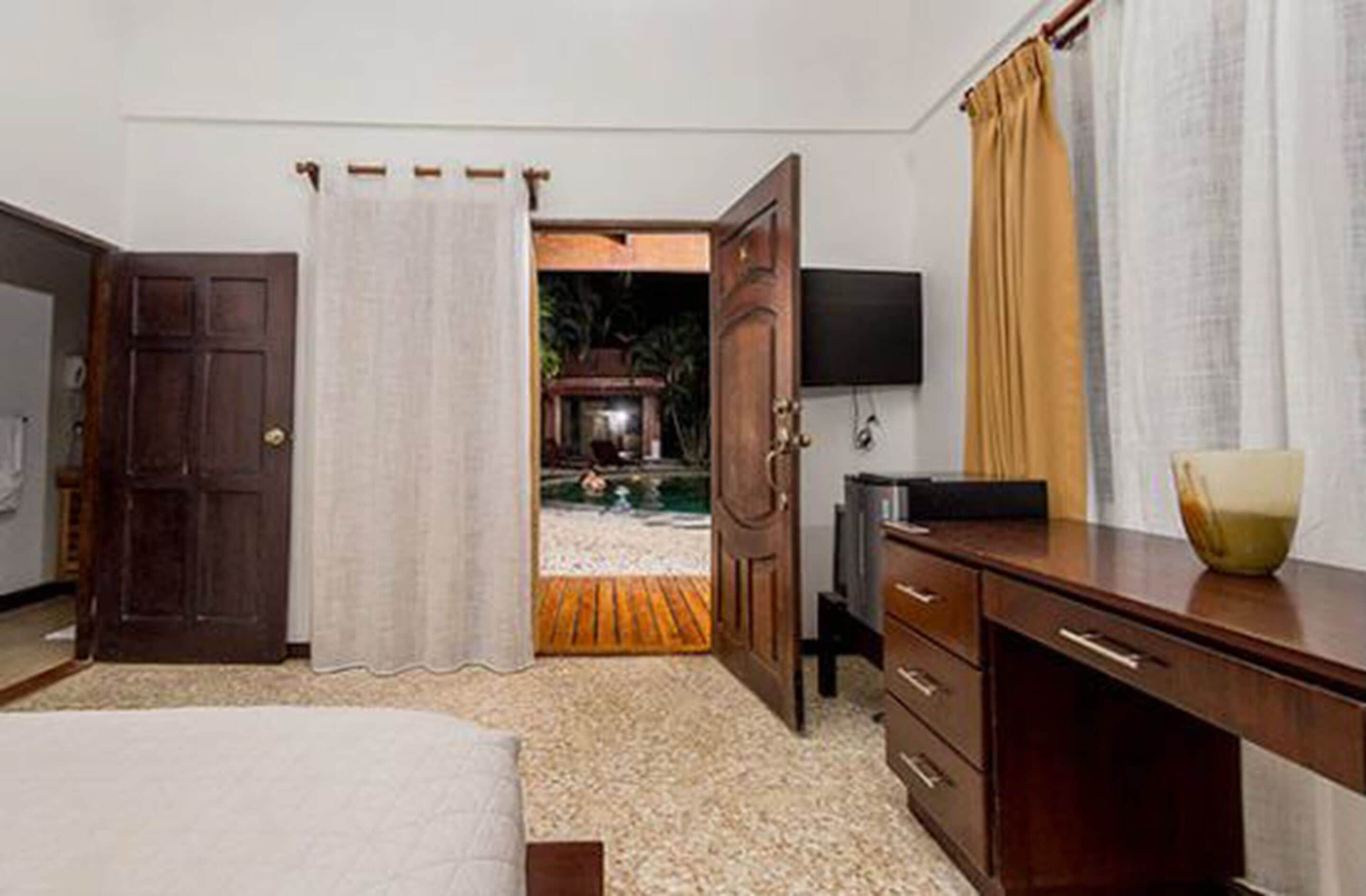 Una cassaforte in camera, Wi-Fi gratuito, lenzuola