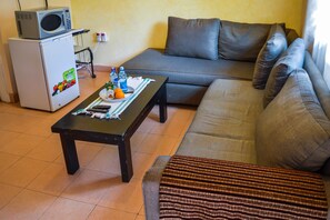 TV - Rosslyn Studios (Nairobi)