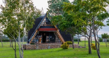 Samawati Lakeside Cottages
