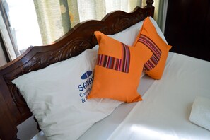 Desk, free WiFi - Sanana Conference Center and Holiday Resort (Mombasa)