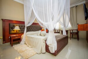 Dobbeltrom – deluxe | Skrivebord, lydisolert og wi-fi (inkludert)