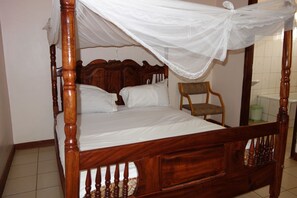 Schreibtisch, kostenloses WLAN