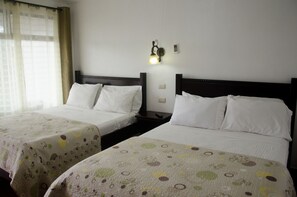 Frigobar, escrivaninha, Wi-Fi de cortesia, roupa de cama