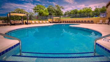 Indoor pool, seasonal outdoor pool, free pool cabanas, pool loungers