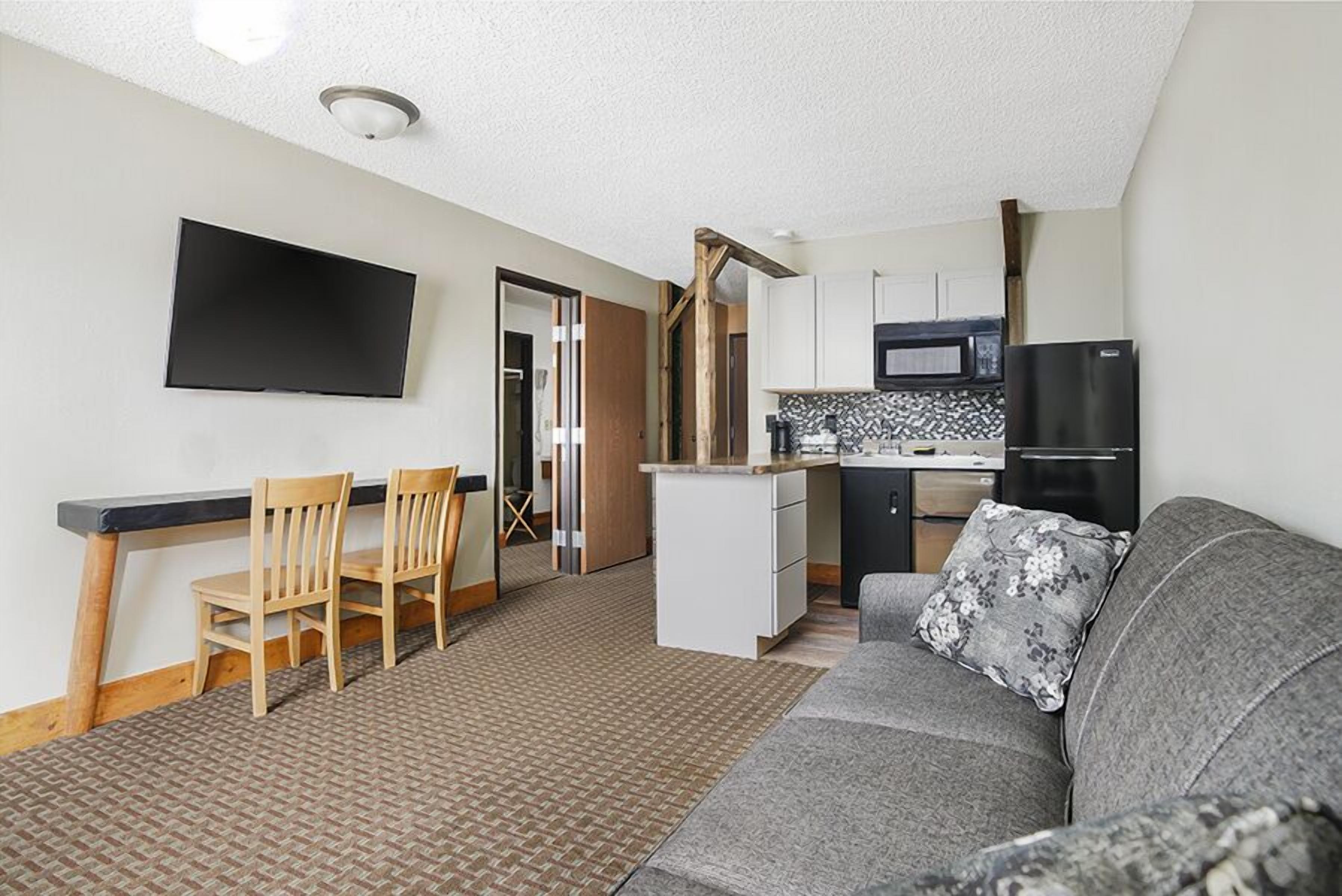 客房 | 客廳 | 50 吋LCD 電視連衛星電視頻道、電視