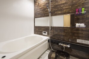 Free toiletries, hair dryer, slippers, bidet - Hotel Gentle Fox Kyoto (Kyoto)