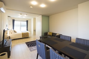 Suite, 2 Bedrooms, Non Smoking, Kitchen | Premium bedding, down comforters, in-room safe, iron/ironing board