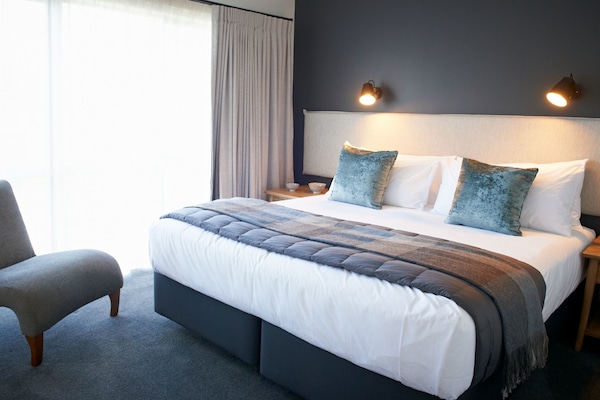 Phòng Suite, 1 phòng ngủ | 1 phòng ngủ, màn/rèm cản sáng, phòng cách âm