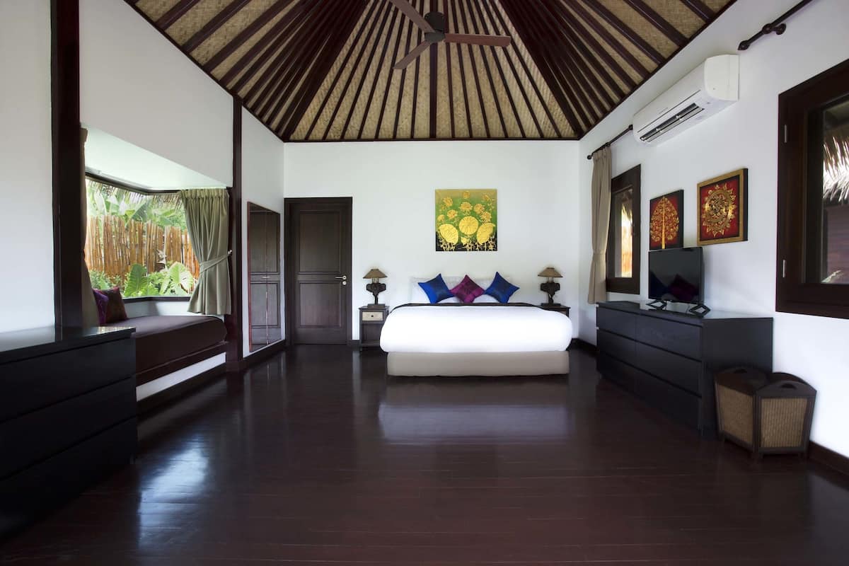 1 bedroom, egyptian cotton sheets, premium bedding, pillow-top beds