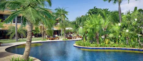 Outdoor pool, pool umbrellas, sun loungers