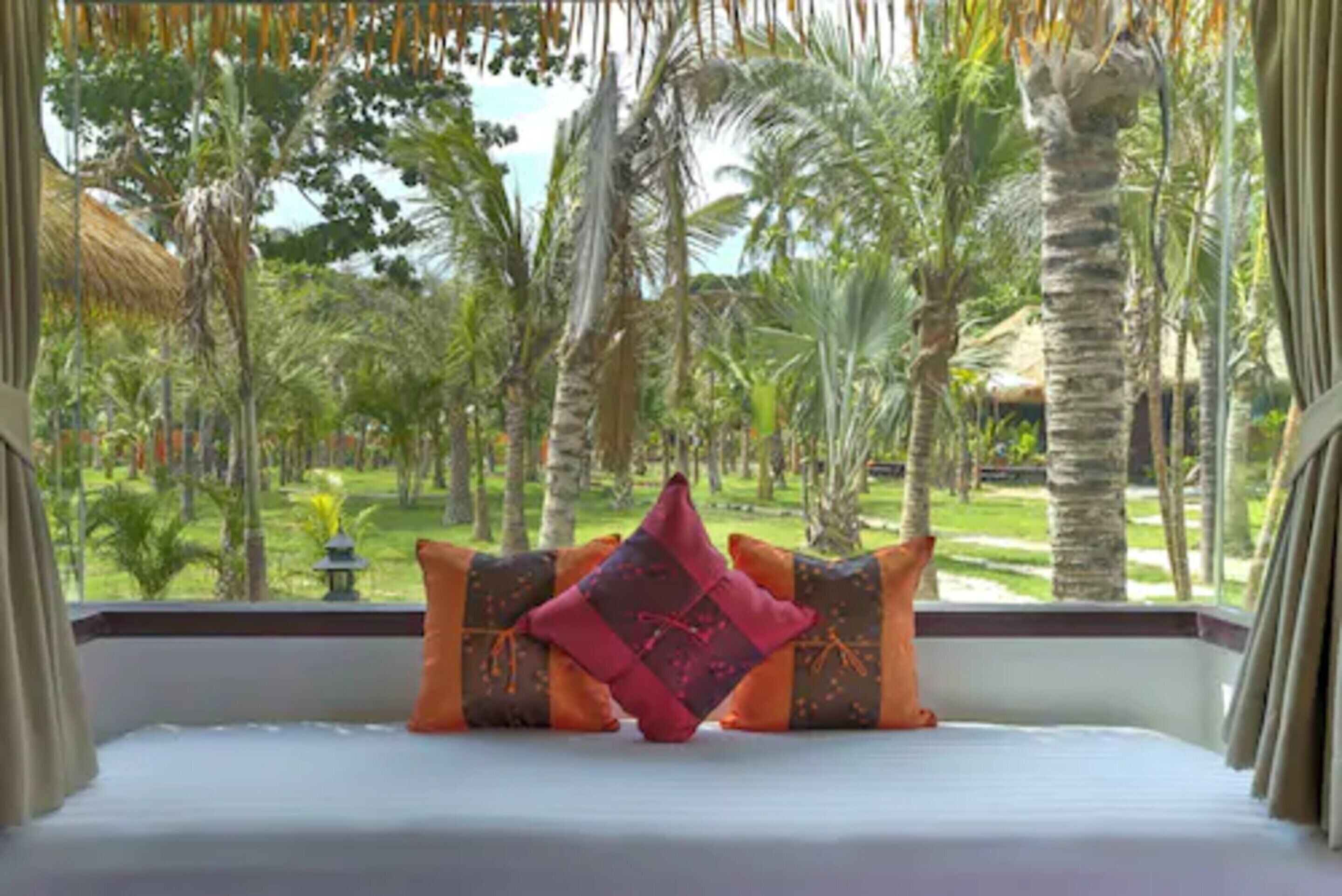 balinese luxury villa | living area | flat-screen tv