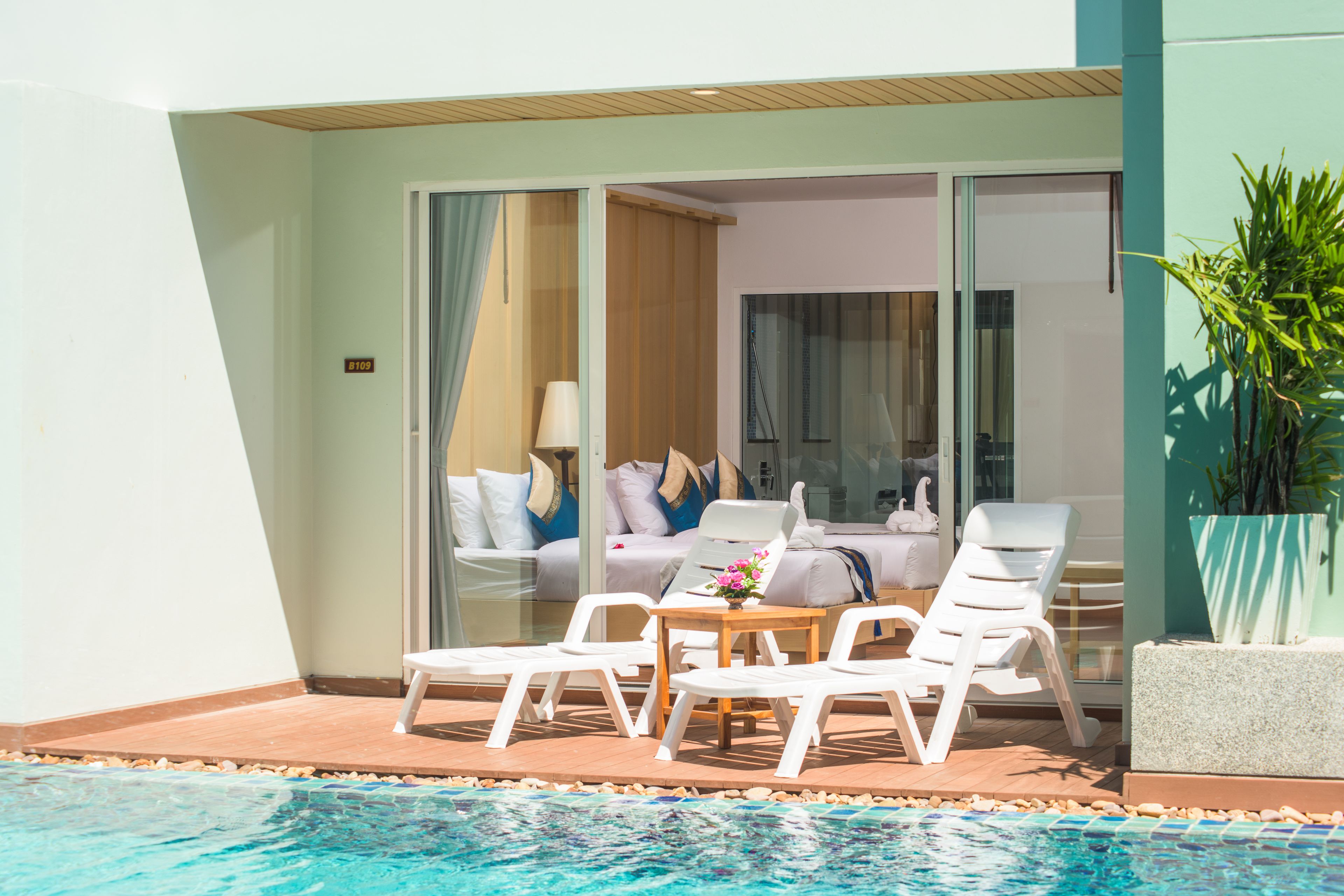 2 albercas al aire libre 