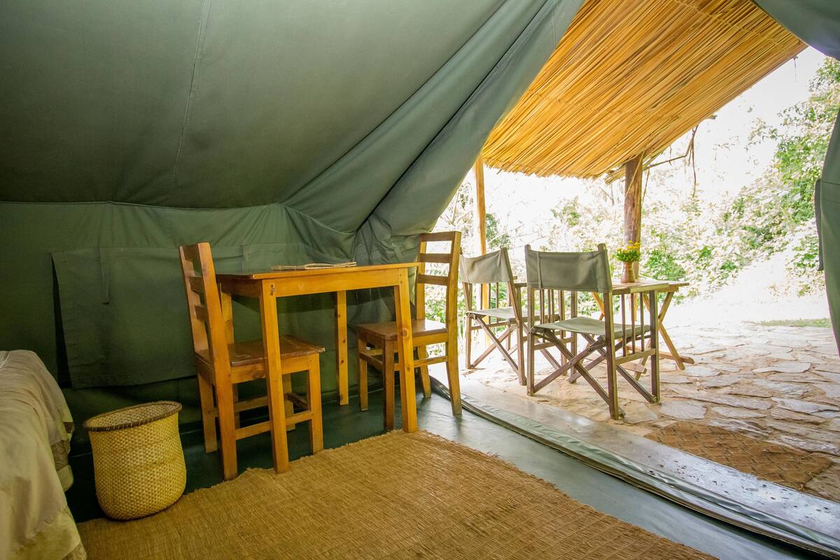 Tent | Living area | 32-inch TV with digital channels