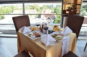 Frukostbuffé varje dag mot avgift
