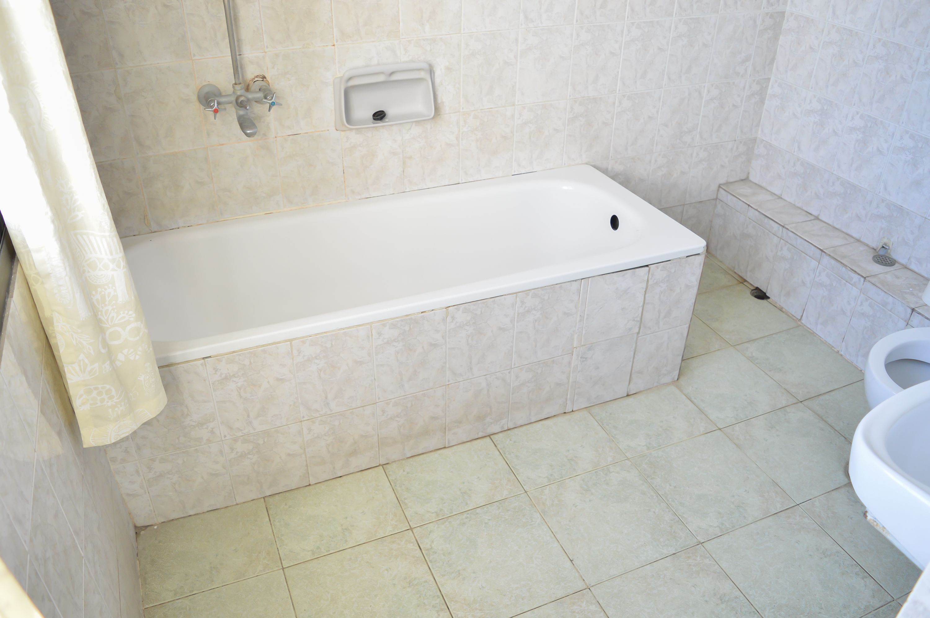 shower, free toiletries, towels