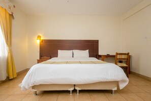 In-room safe, desk, iron/ironing board, free WiFi - Corat Africa Hotel (Nairobi)