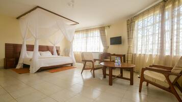 In-room safe, desk, iron/ironing board, free WiFi