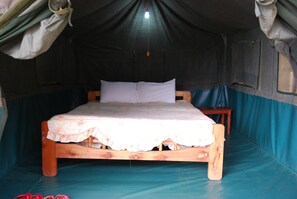Desk, bed sheets - Crater Bay Cottages (Kabale)