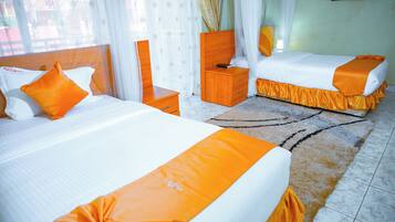 Standard Twin Room | In-room safe, desk, free WiFi