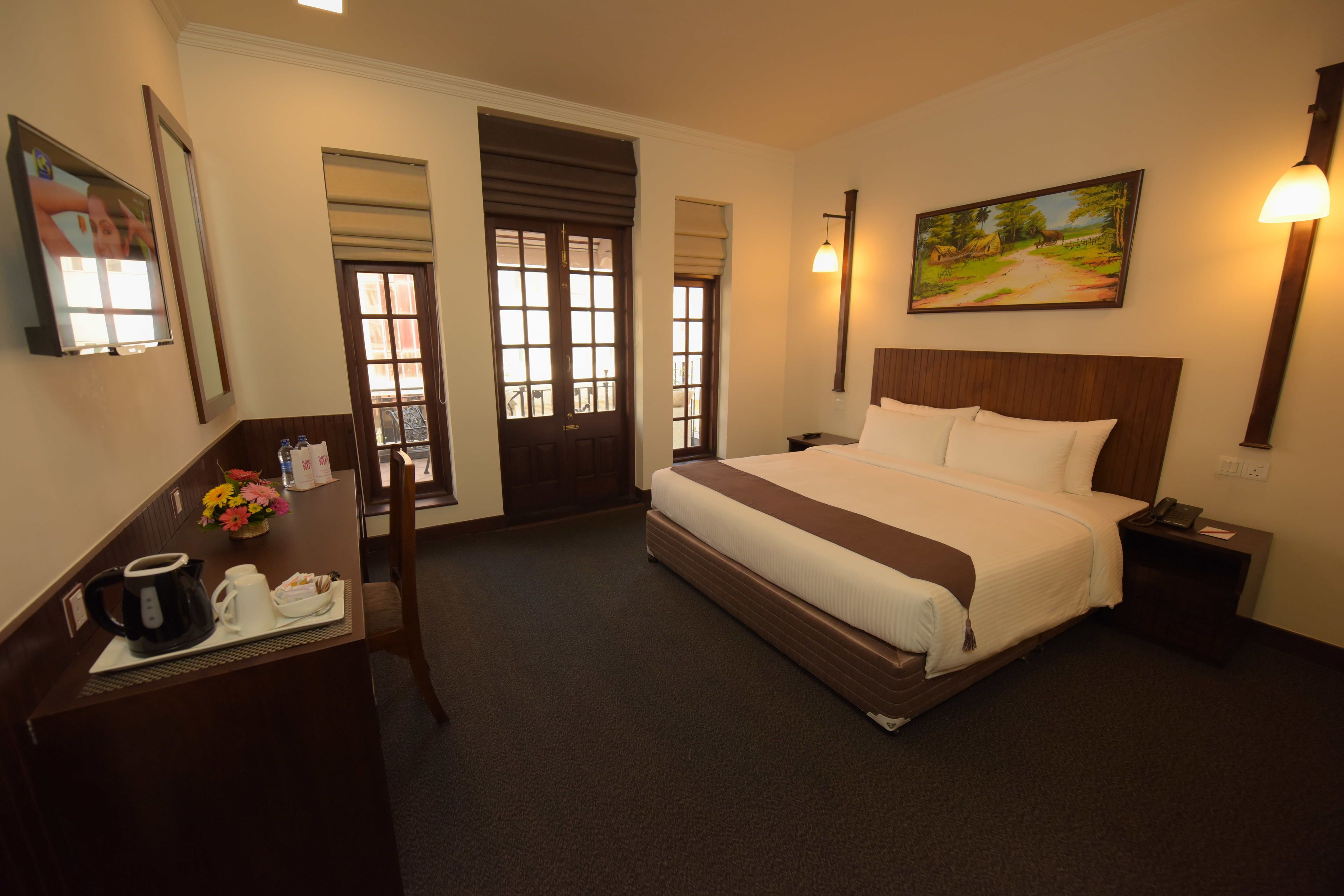 ตู้นิรภัยในห้องพัก, โต๊ะทำงาน, พื้นที่ทำงานแบบใช้แล็ปท็อป