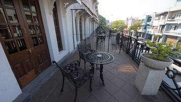 Deluxe-Doppel- oder -Zweibettzimmer, Balkon | Balkon