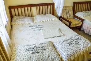 豪華雙人房 | 書桌、免費無線上網