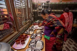 Family dining - Panauti Community Homestay (Panaoti)