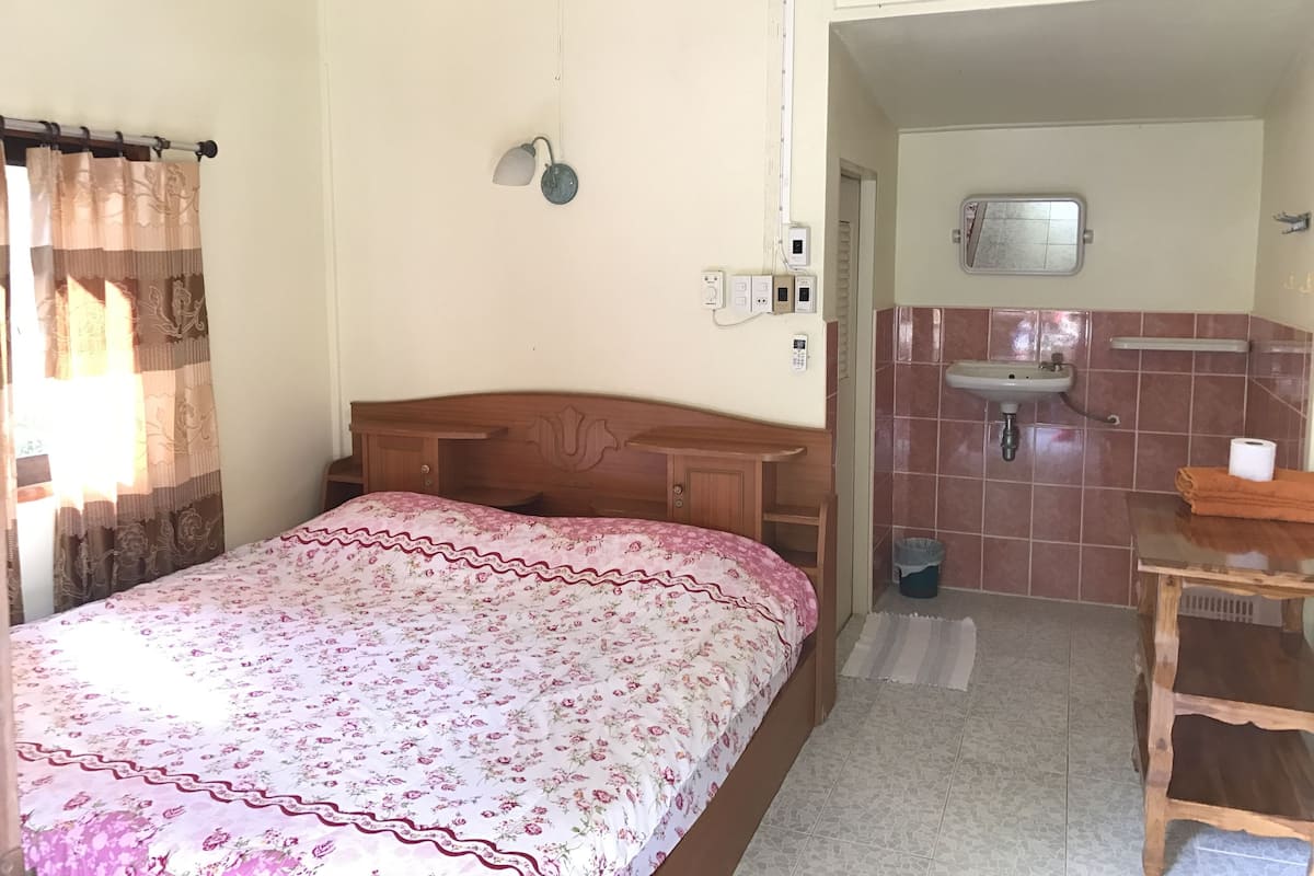 Bungalow with Fan - Type A | Free WiFi