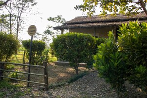 基础双人房或双床房 | 花园景观